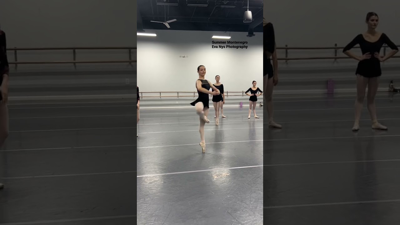 BALLERINA DOES 8 TURNS EN POINTE 🩰🫢 #turning #pirouette #ballet #pointe #ballerina