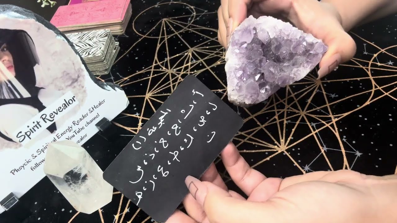 تعب من الصمت/حبه كبير لك/يبحث عراحة البال ولا يجدها/يتمنى تسامحه/يراك باحلامه/يتخيل رجوعك/ما خطوته