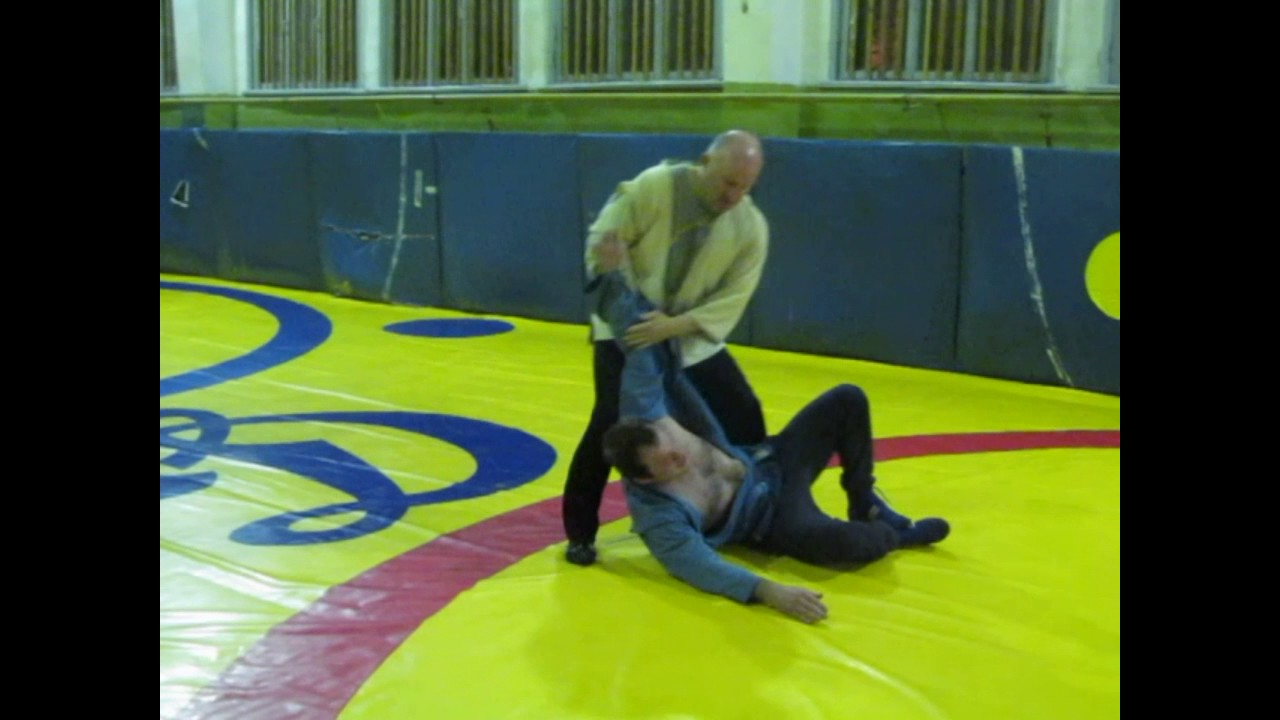 Боковая подсечка в темп шагов