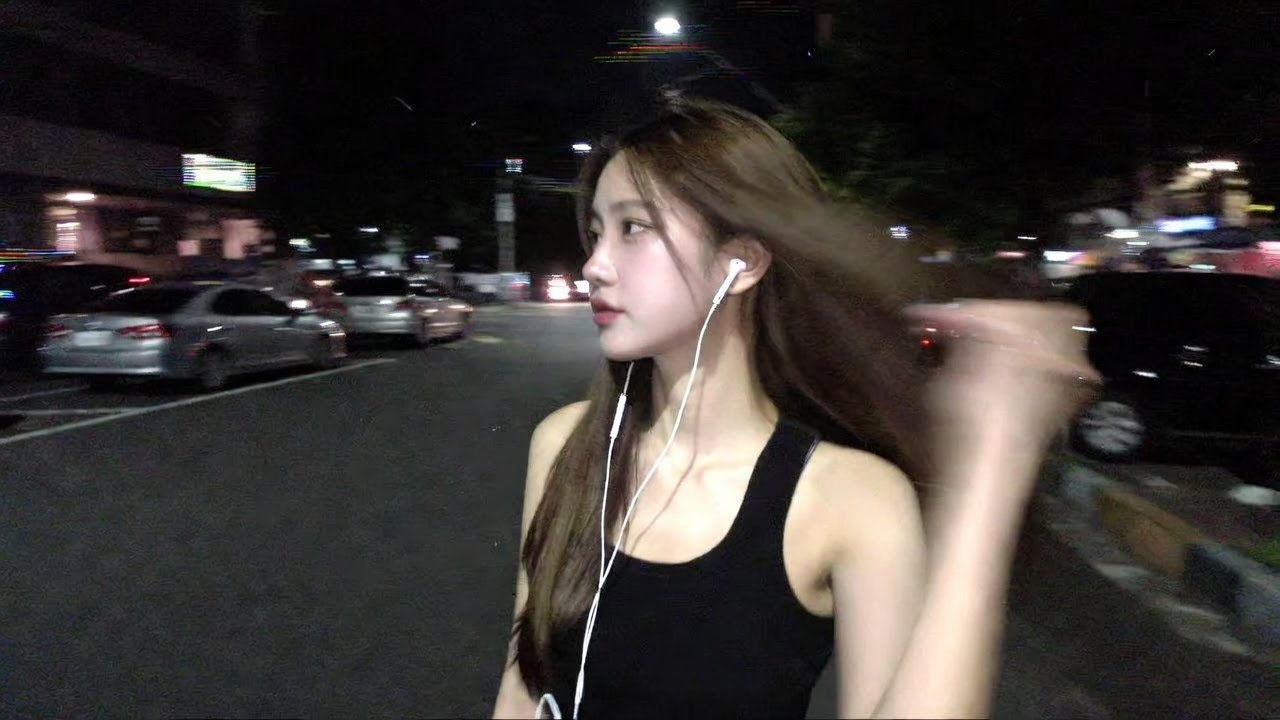 Playlist | 힙한데 감성까지 챙긴, 요즘 가장 핫한 국내 감성힙합 모음