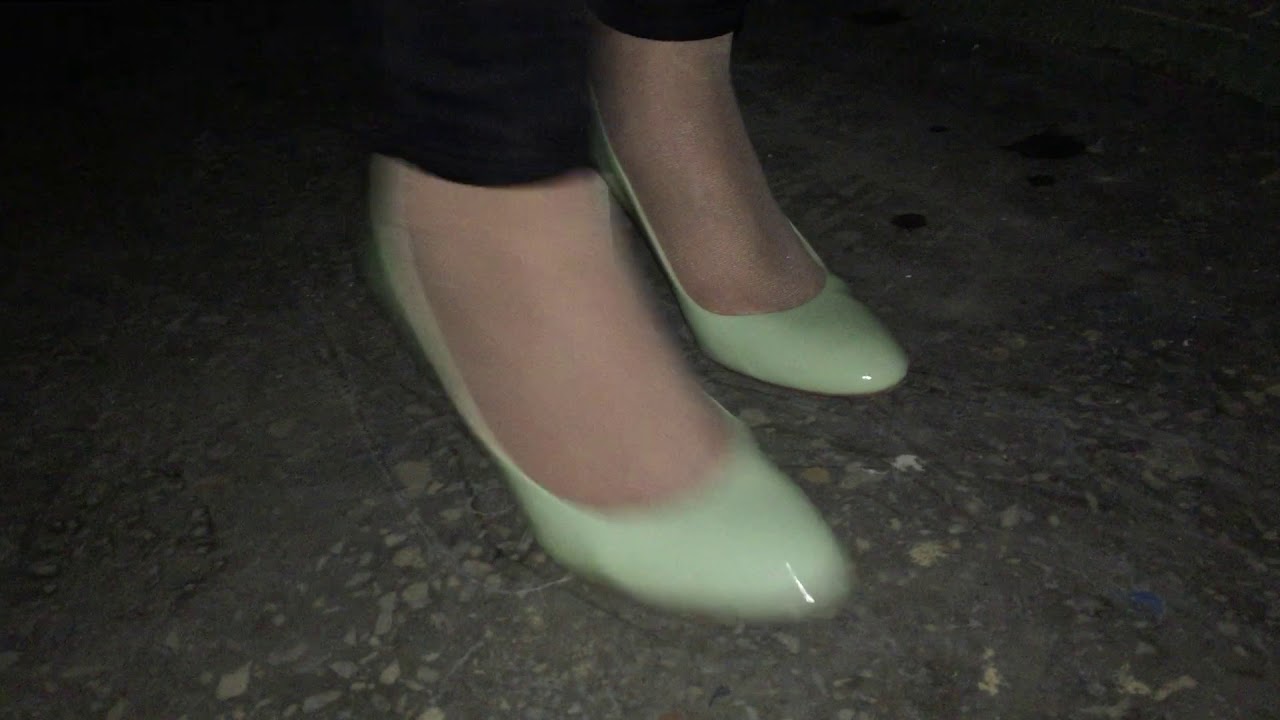 Italian high heels destruction and abuse, high heels bending, shoes abuse (# 058)