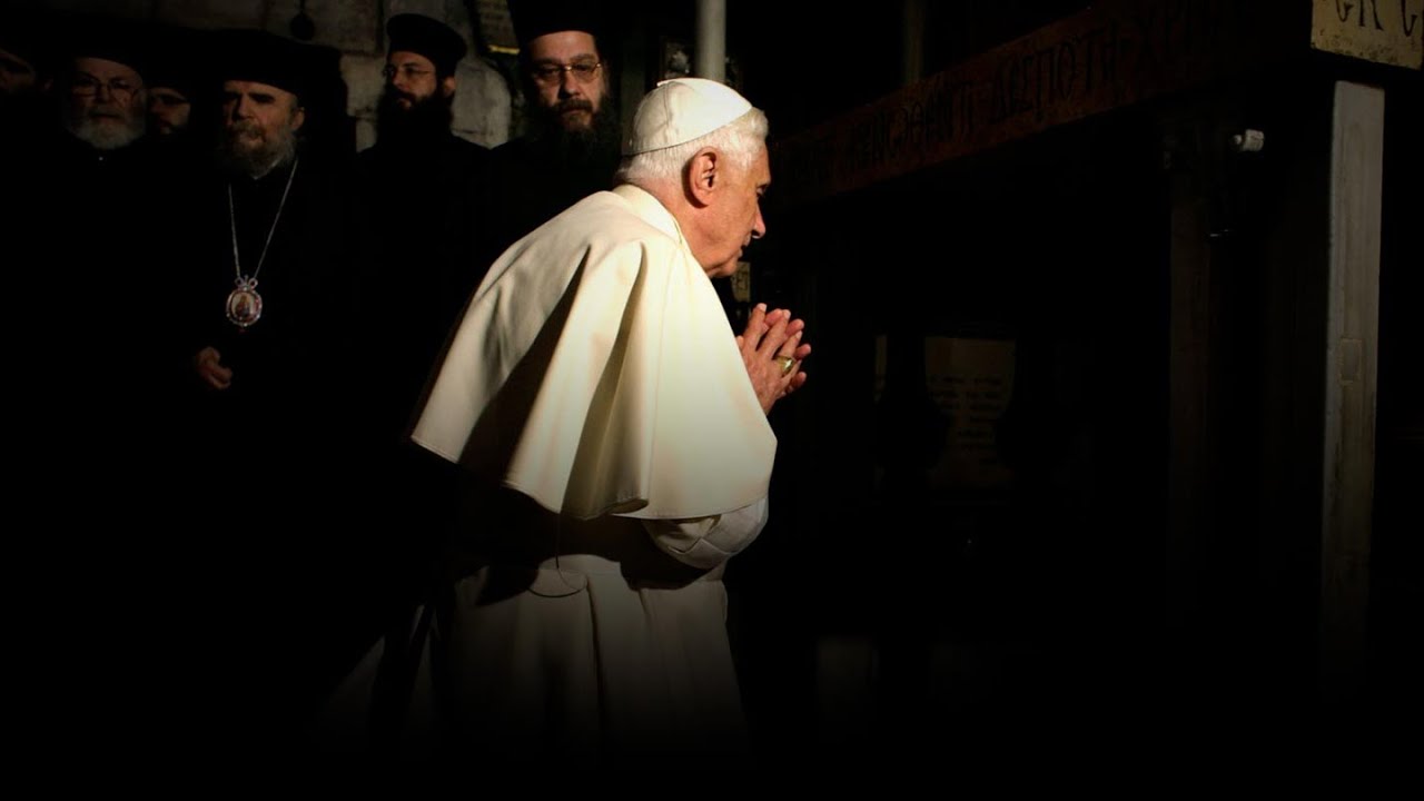 ISL&Acirc;MICOS PROTESTAM NO NATAL DA EUROPA! CRIST&Atilde;OS REAGEM #natal #islam #jesus