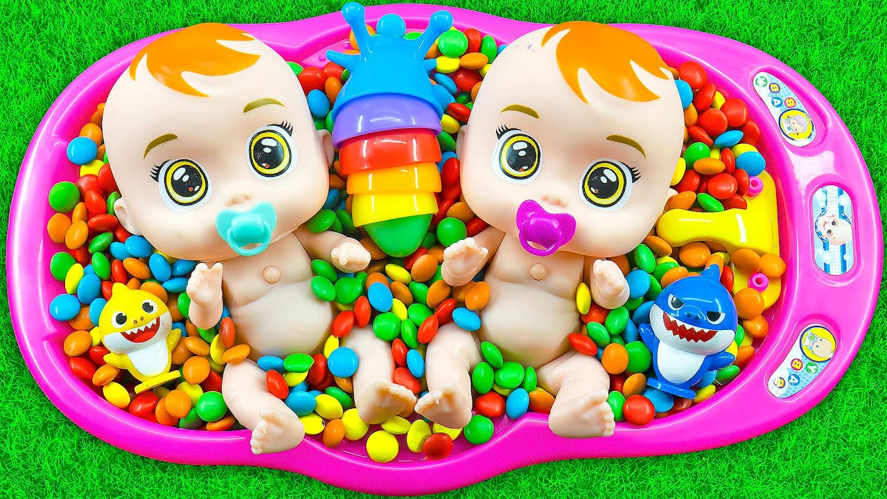20 Minutes Satisfying ASMR, Filling Rainbow Bathtubs with M&M’s & Magic Slime