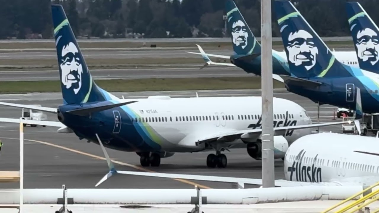Cloudy Closeups SeaTac Plane Spotting 3/7/2026