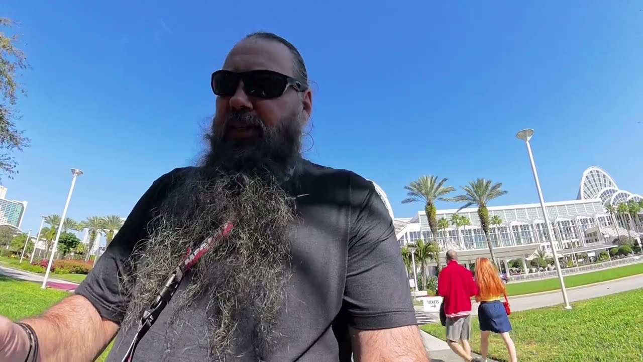 #MEGACON Part 1: Intro, Cars and Entry | #DREADPOOL #insta360x4 #8K