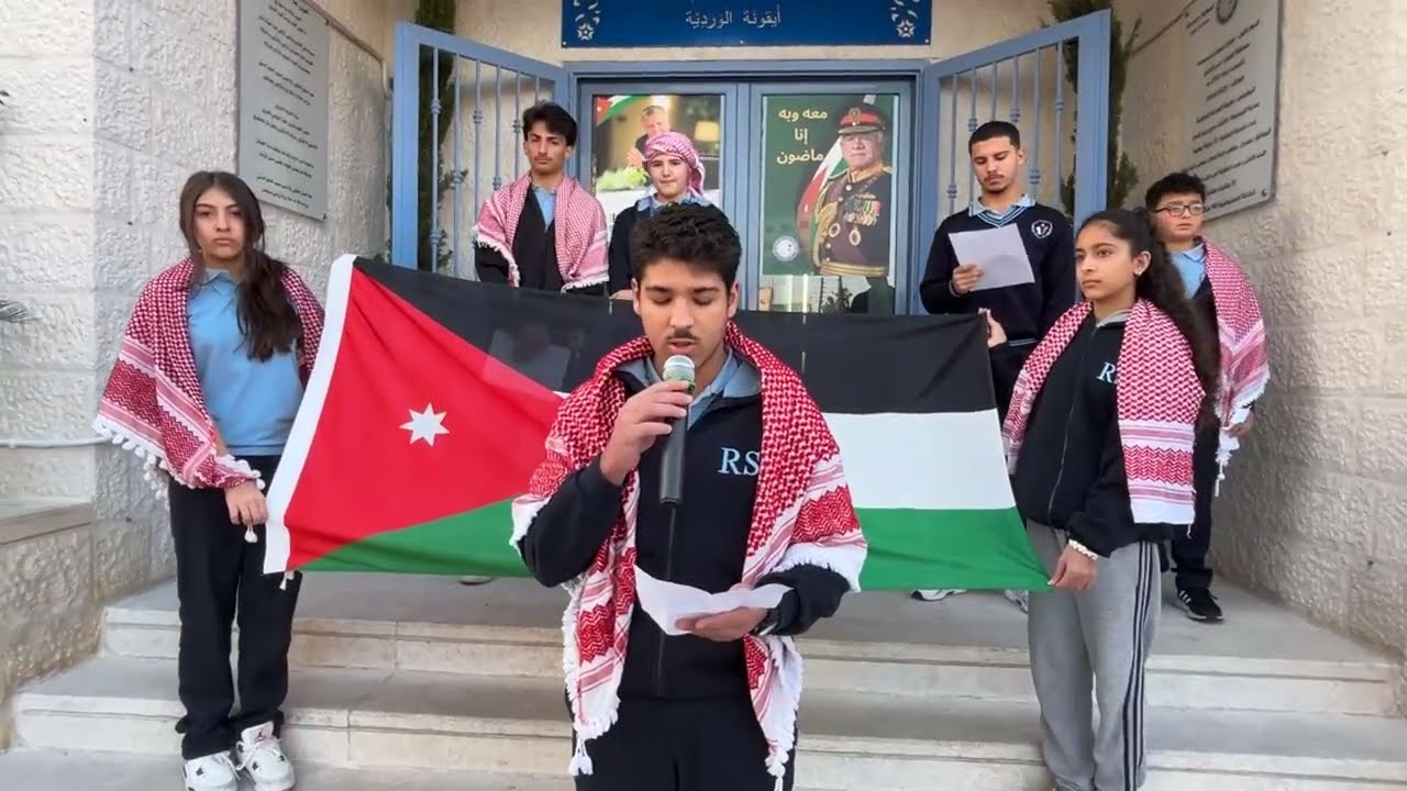 فَلْتشهد يا شجرِ الزيتونْ أَنّا معه، وبه، ماضونّْ يوم الوفاء والبيعة