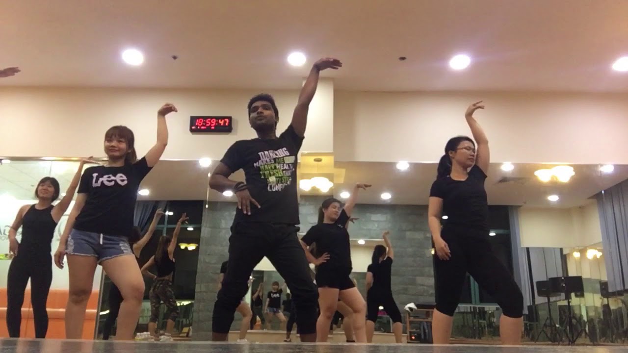 Pink lips - dance practice