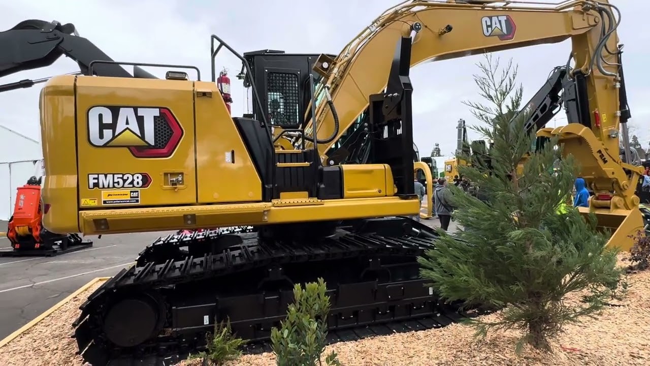 New Caterpillar  FM 528 - Dozer Blade!