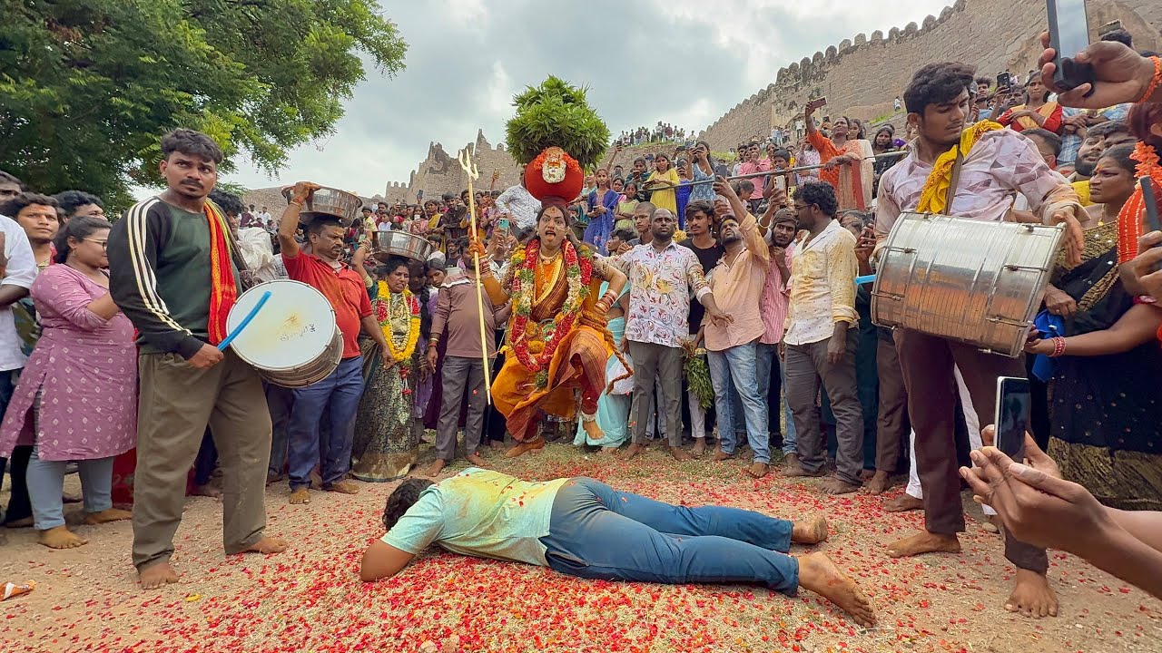 Rakesh Bonam Anna Dance at Golconda Bonalu 2026 | Golconda Yellamma Sigam | Telangana Bonalu 2026
