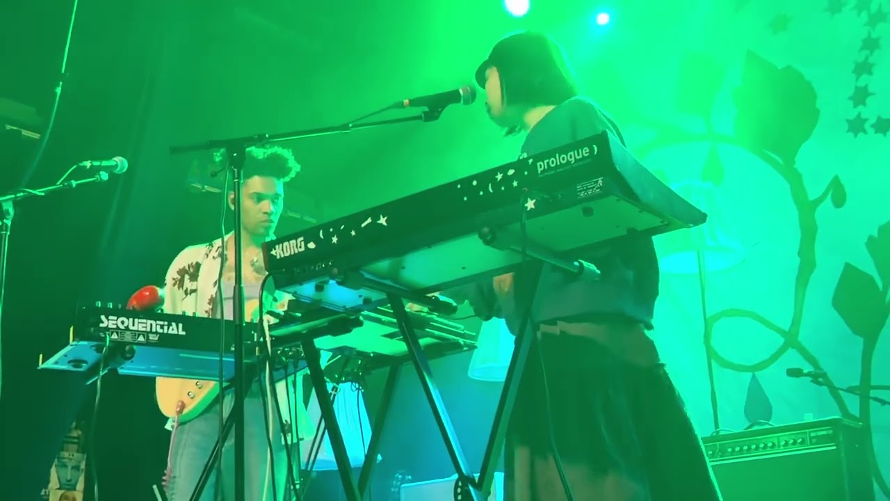 Phoebe Rings - Aseurai (LIVE) 