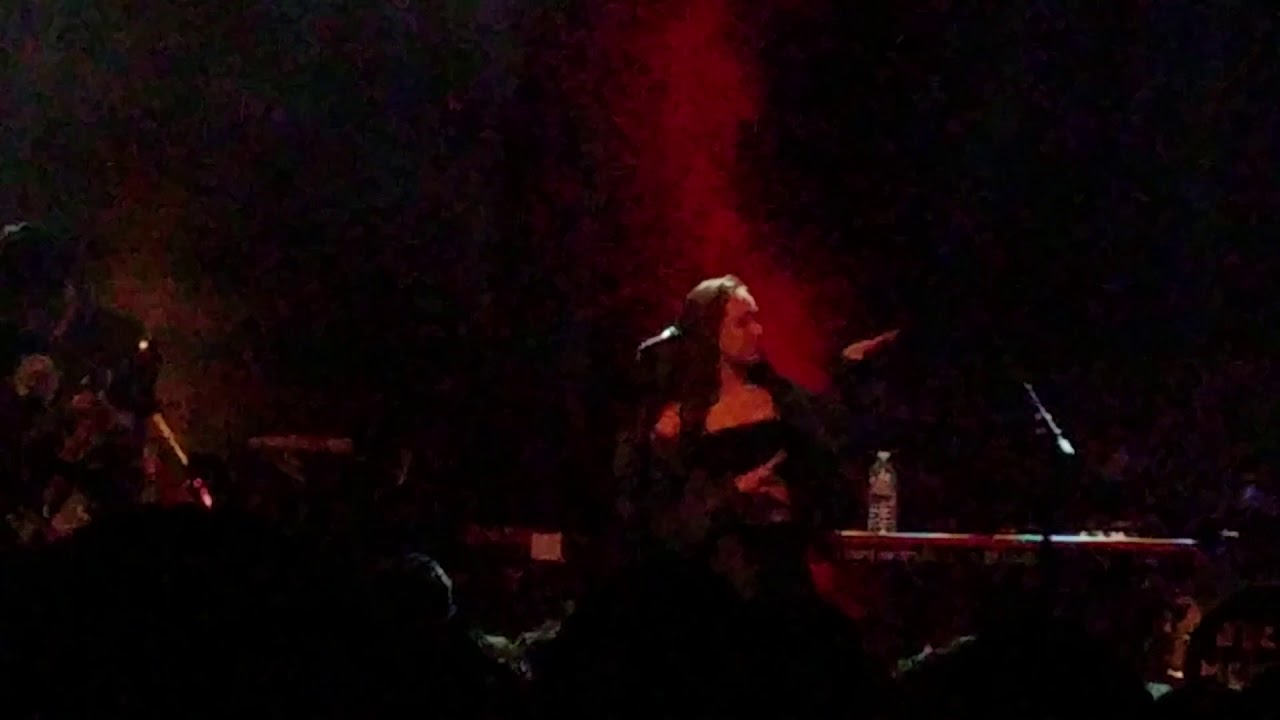 Chappell Roan covering The Cranberries 