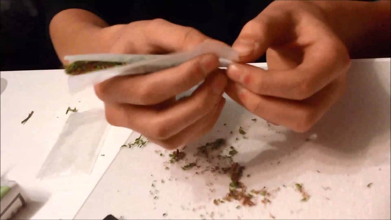 [German] Stonertutorials - How to roll a joint - normal