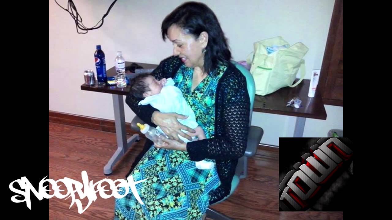 Para Mamá (10 De Mayo) - Snoopyfoot Ft. TownGameplay