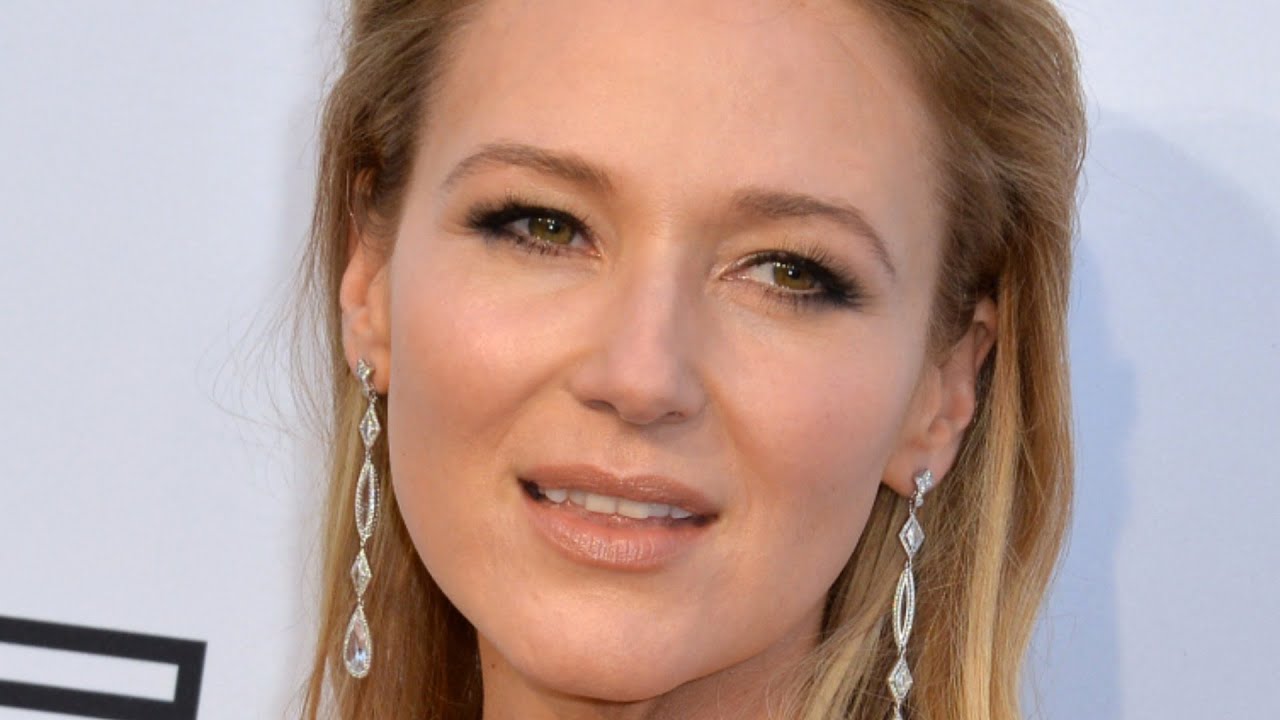 Jewel Accuses Her Mother Of Staggering Embezzlement