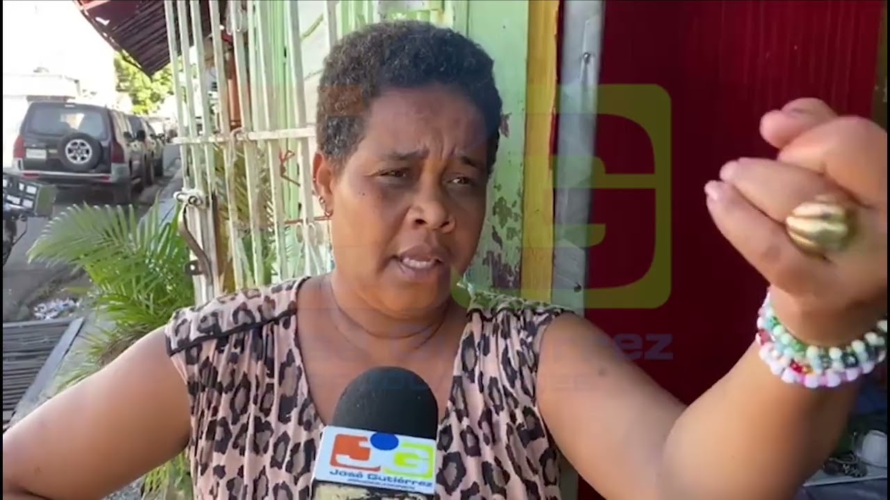 Comerciante atracado junto a otras personas en Bayaguana