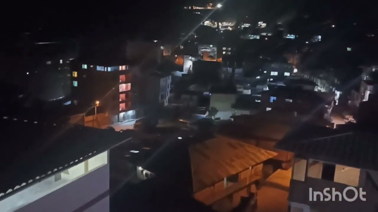 Pueblo Minero LLACUABAMBA POR LA NOCHE