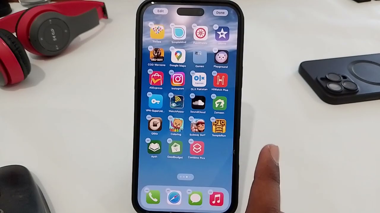 How to Create App Folders on iPhone (iOS 17/18) &ndash; Organize Your Home Screen!