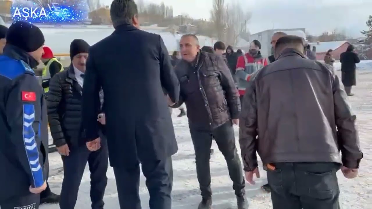 Kar yolları kapattı belediye çay çorba ikramı yaptı 