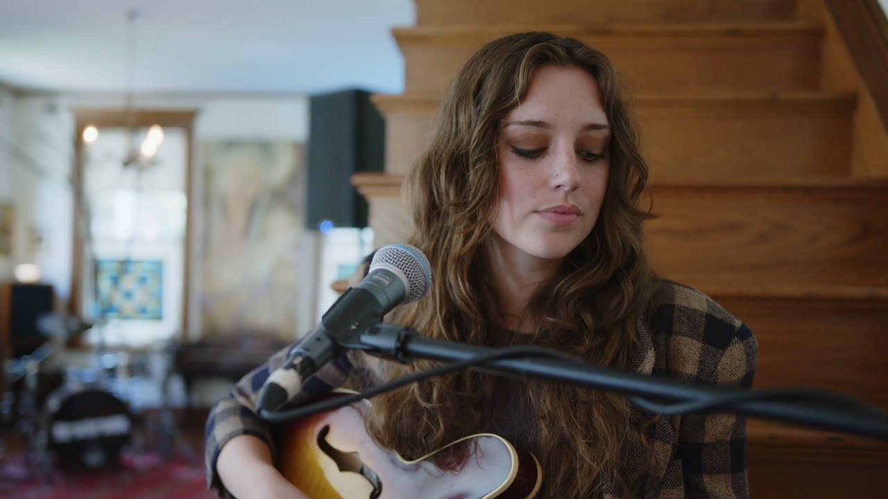 Miette Hope will make you cry in this Daylight Session