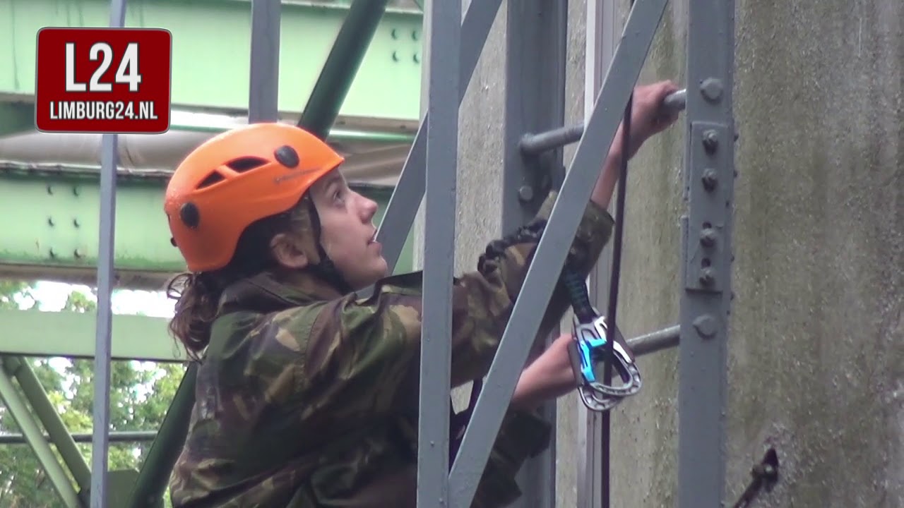 Militaire oefening bij de Clauscentrale in Maasbracht