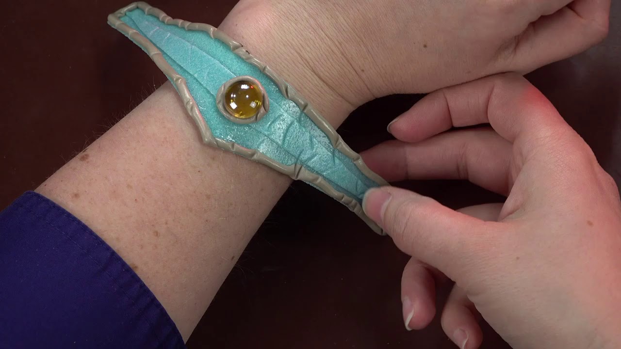 Thibra   Wrist Cuff