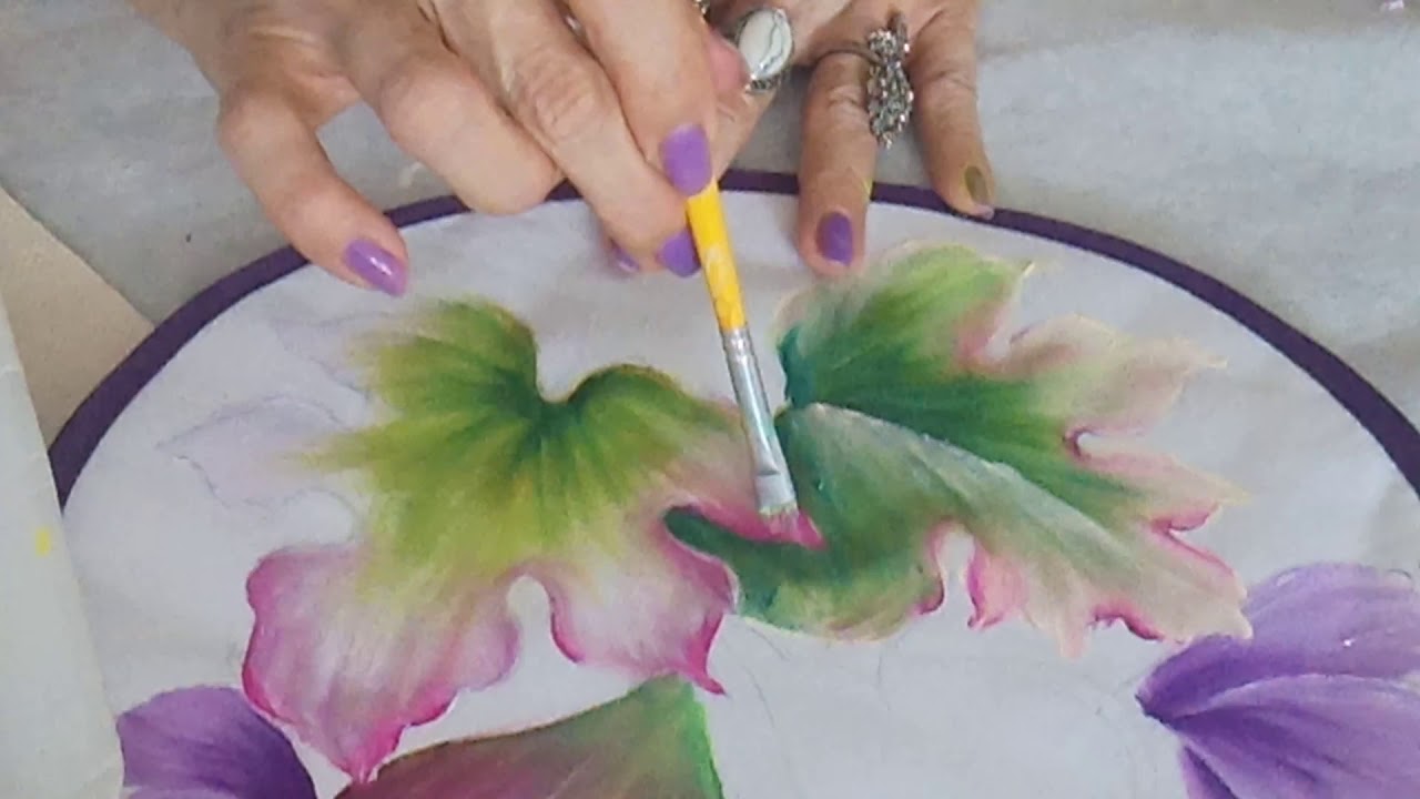 PINTANDO HIGO y HOJA CON LA MAESTRA TERE GREGORIO
