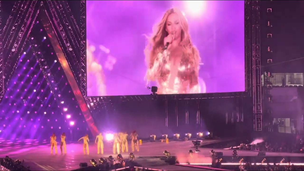 Beyoncé Cowboy Carter Tour Chicago 5/17/2025 Part 10