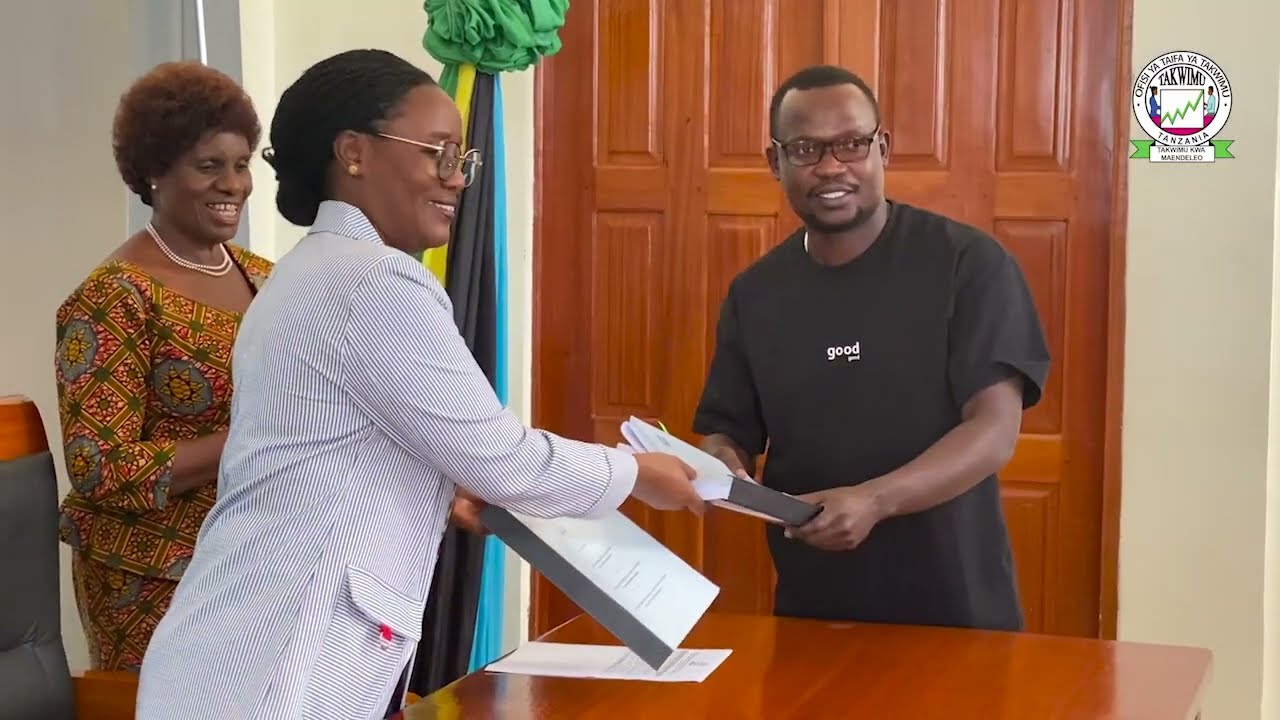 HAFLA YA MAKABIDHIANO YA KUSAINI MKATABA WA UJENZI WA JENGO LA TAKWIMU KANDA YA ZIWA MKOANI SIMIYU