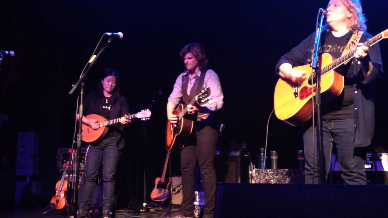Indigo Girls: Hammond Song (Seattle, WA) Feb 2016