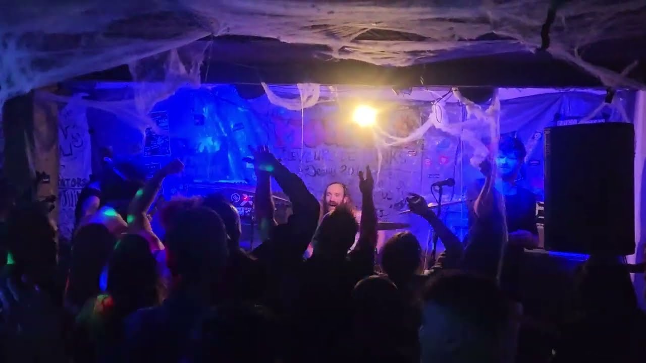 Guerilla Poubelle - Demain il pleut @ Le Moun's - 31 Octobre 2024