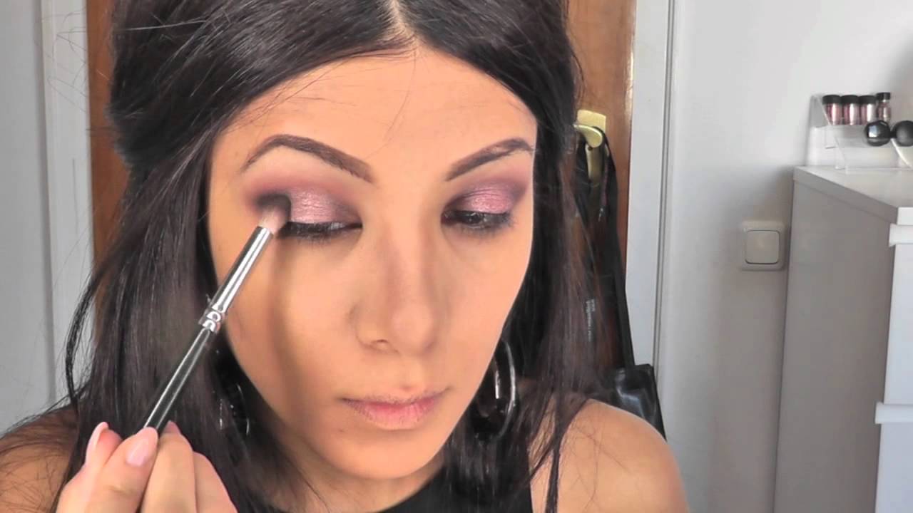 GLAMOROUS SPARKLE EYE MAKE UP
