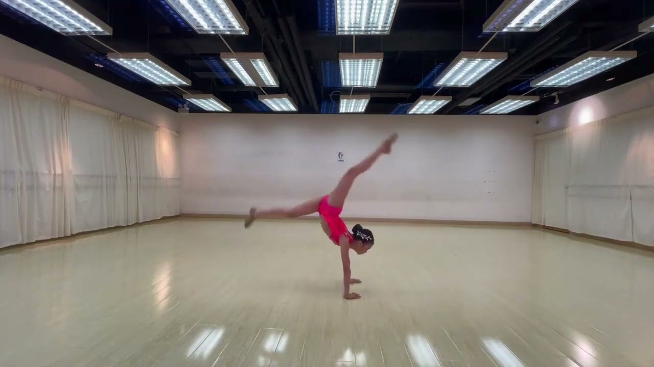 香港道教聯合會純陽小學 - 2022-2023年度藝墟舞台比賽《藝影繽紛展才華》5B 余芷蘊 優秀表演獎 銀獎