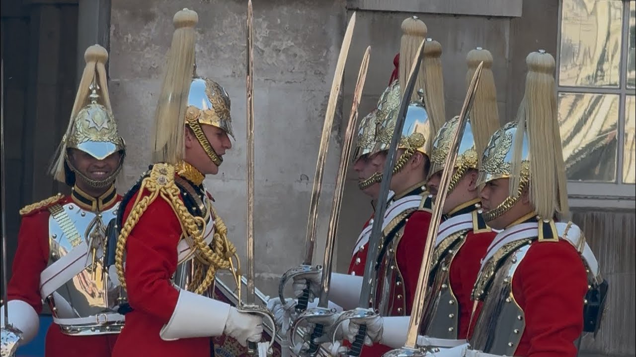 Watch the 4PM Horse Guards Inspection – Royal Tradition in Action