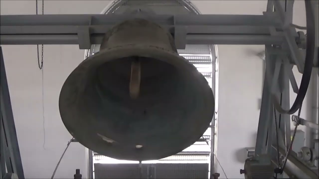Olomouc (CZ) kostel sv. Mořice - zvony/bells/glocken - polední zvonění