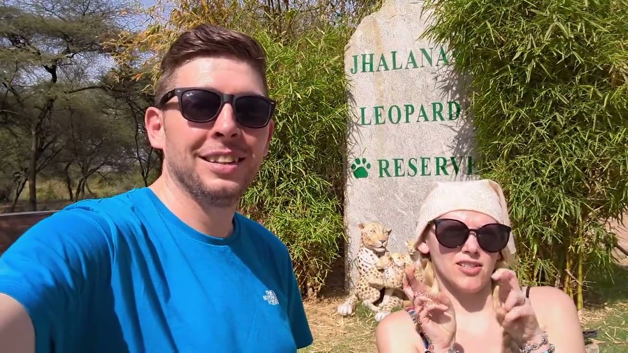 Exploring the beautiful Pink City that is Jaipur. #hawamahaljaipur #elephantastic #jhalana