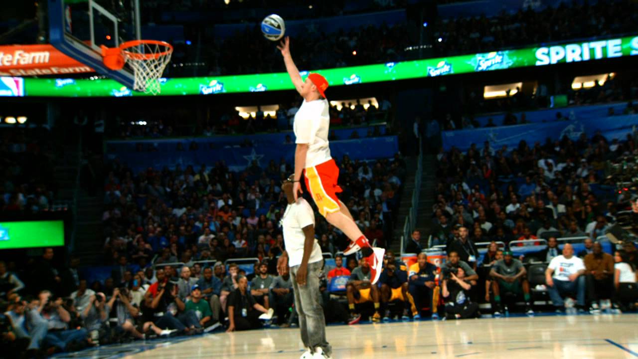 Phantom: Chase Budinger Dunks Over Diddy