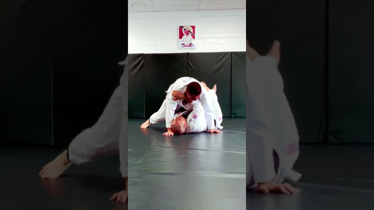 Drilling the top position with a Black Belt #graciejiujitsu #jiujitsu