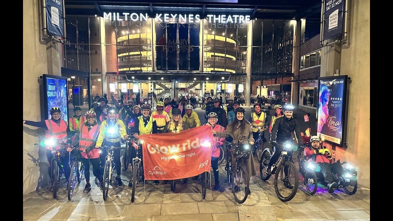 Light up the night! | Thousands take part in Glow Rides across the UK