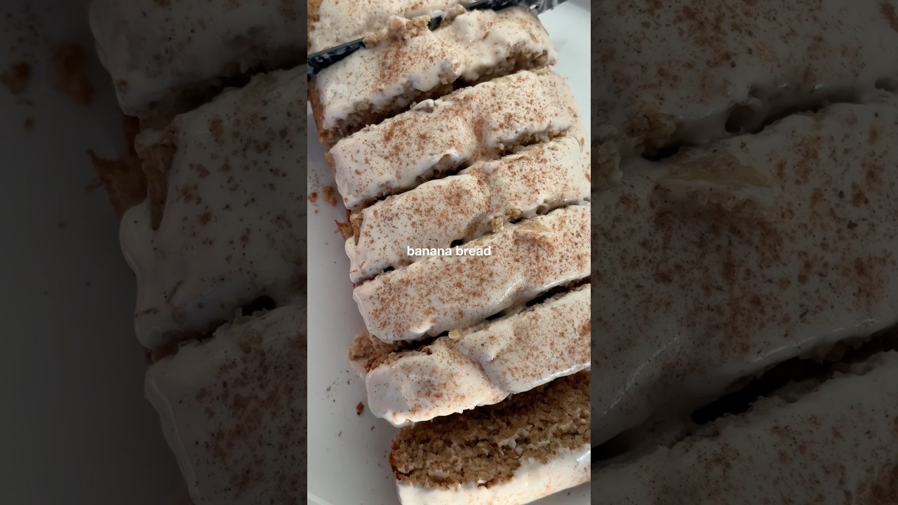 the BEST gooey banana bread recipe ✨🤌 #healthyrecipes #baking #bananabread #healthybaking
