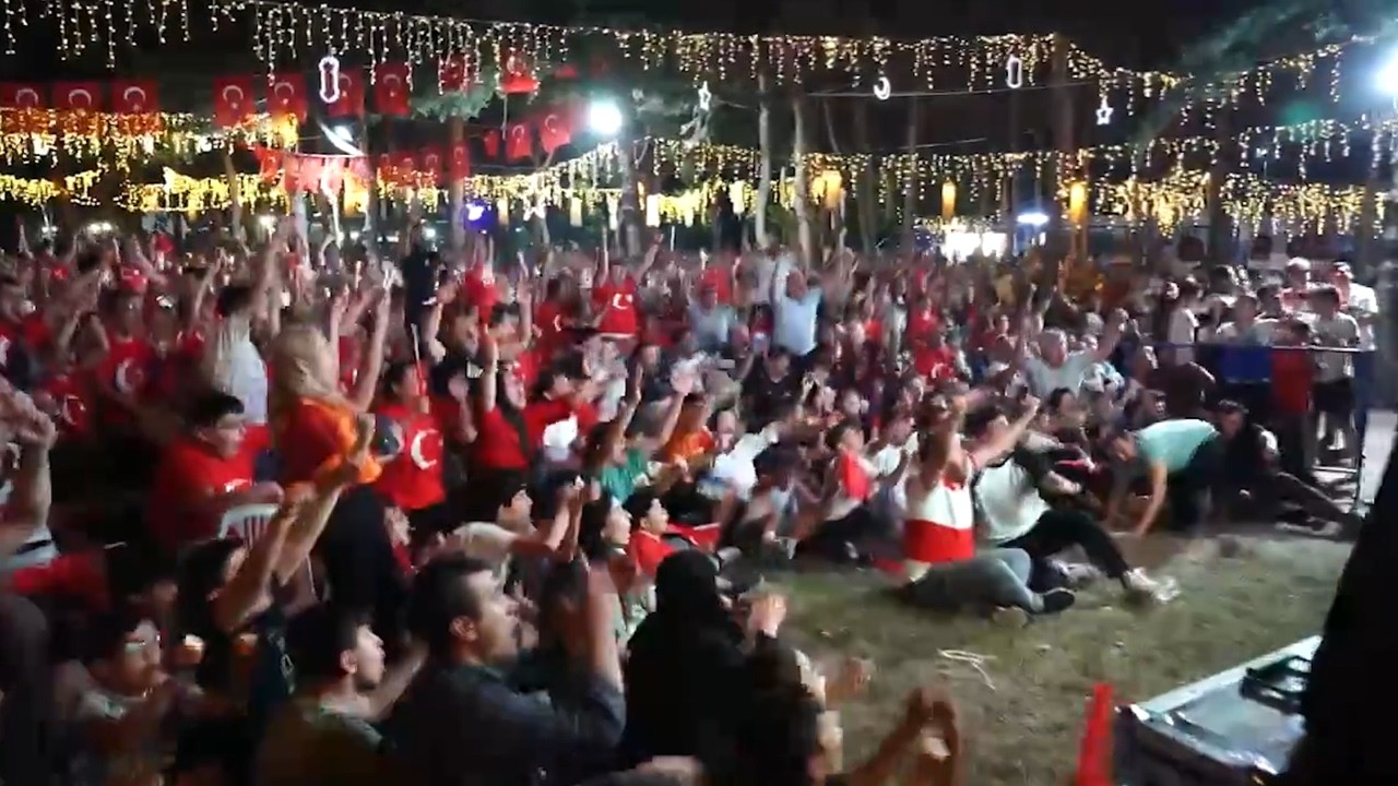 Turkey Insane Fan Reactions to Winning 2-1 vs Austria