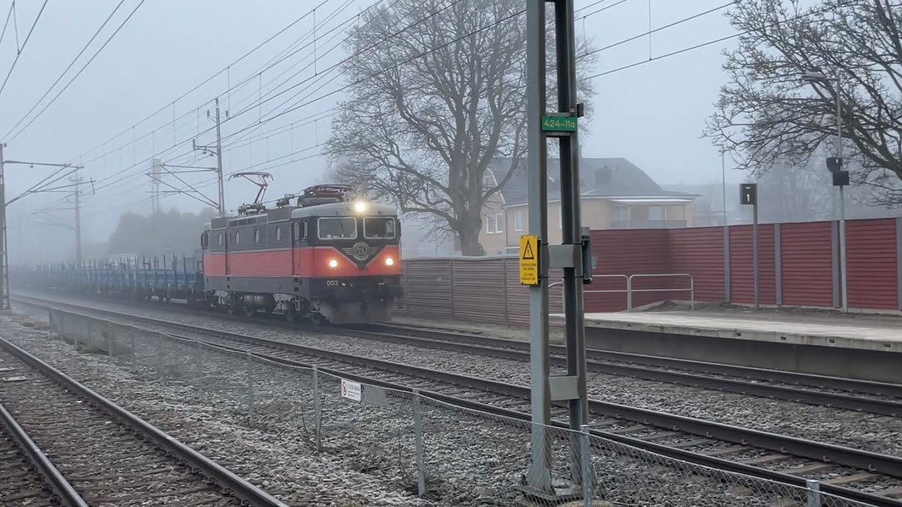 Del 20 Tåg i ett dimmigt och kallt Moheda! Svenska Tåg!