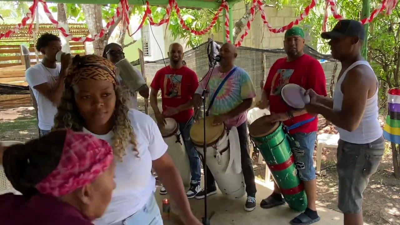 Atabales San Miguel en las baría ( fiesta de palo en vivo ) —-Parte 02