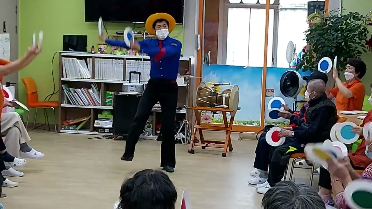 [실버 접시 체조,율동]🙆&zwj;♂️다함께 차차차🙆&zwj;♂️#복화술 #웃음치료 #레크레이션 #장구 #율동 #주간보호 #노인대학 #동화구연 #인형