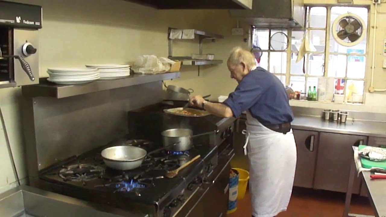 Talking with a 93 year old Italian Chef at Trattoria Lucca Italian Restaurant, Camden Town, London..