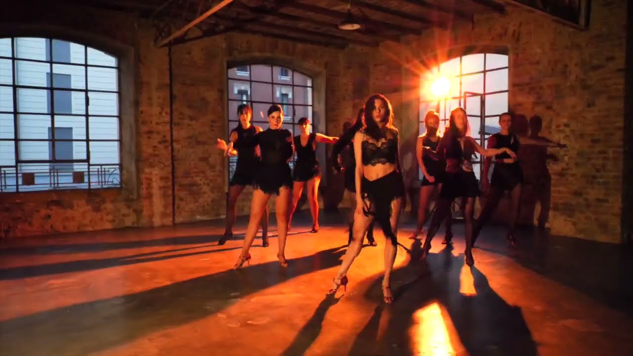 Britney Spears - Circus. Latin solo choreo.