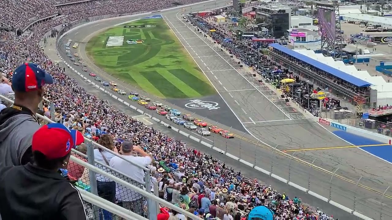 First Lap of the 2025 Daytona 500!