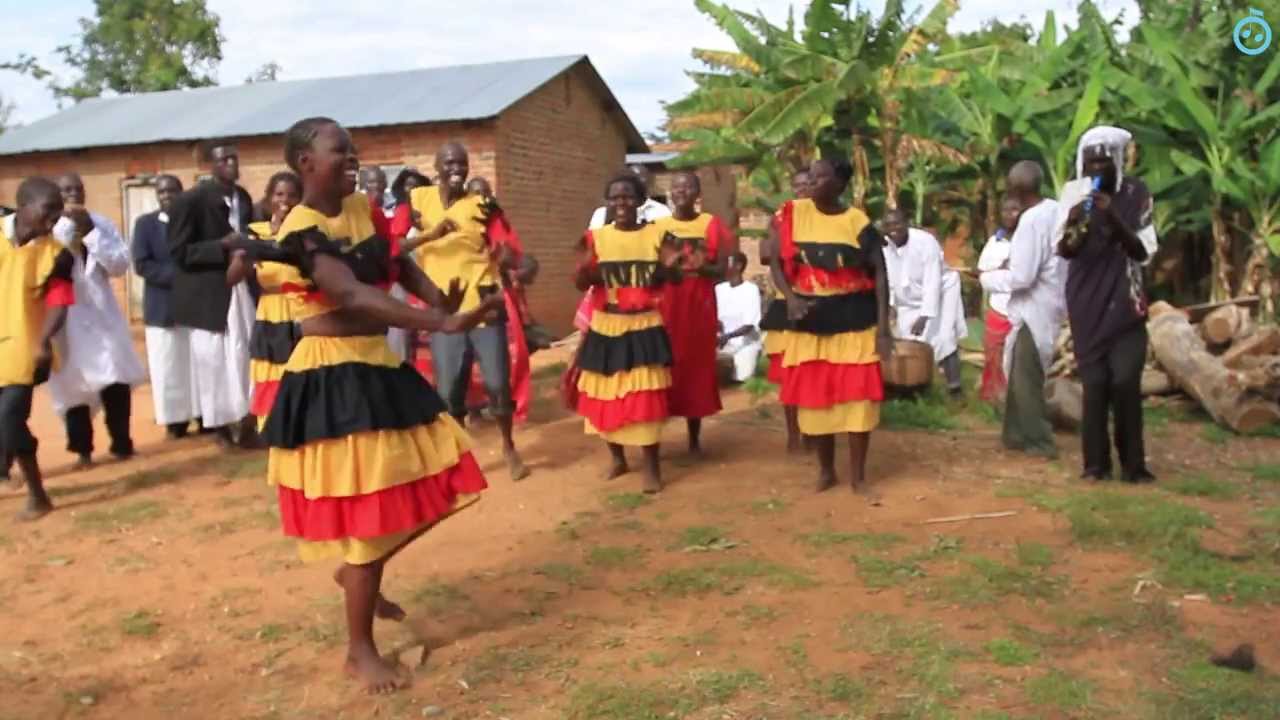 Busolwe Post Test Club - Mabega Dance - The Singing Wells project
