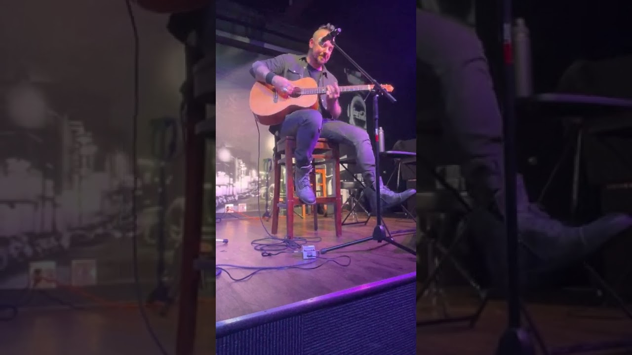 Adam Gontier - Above It All (acoustic) @ Stand Up Live