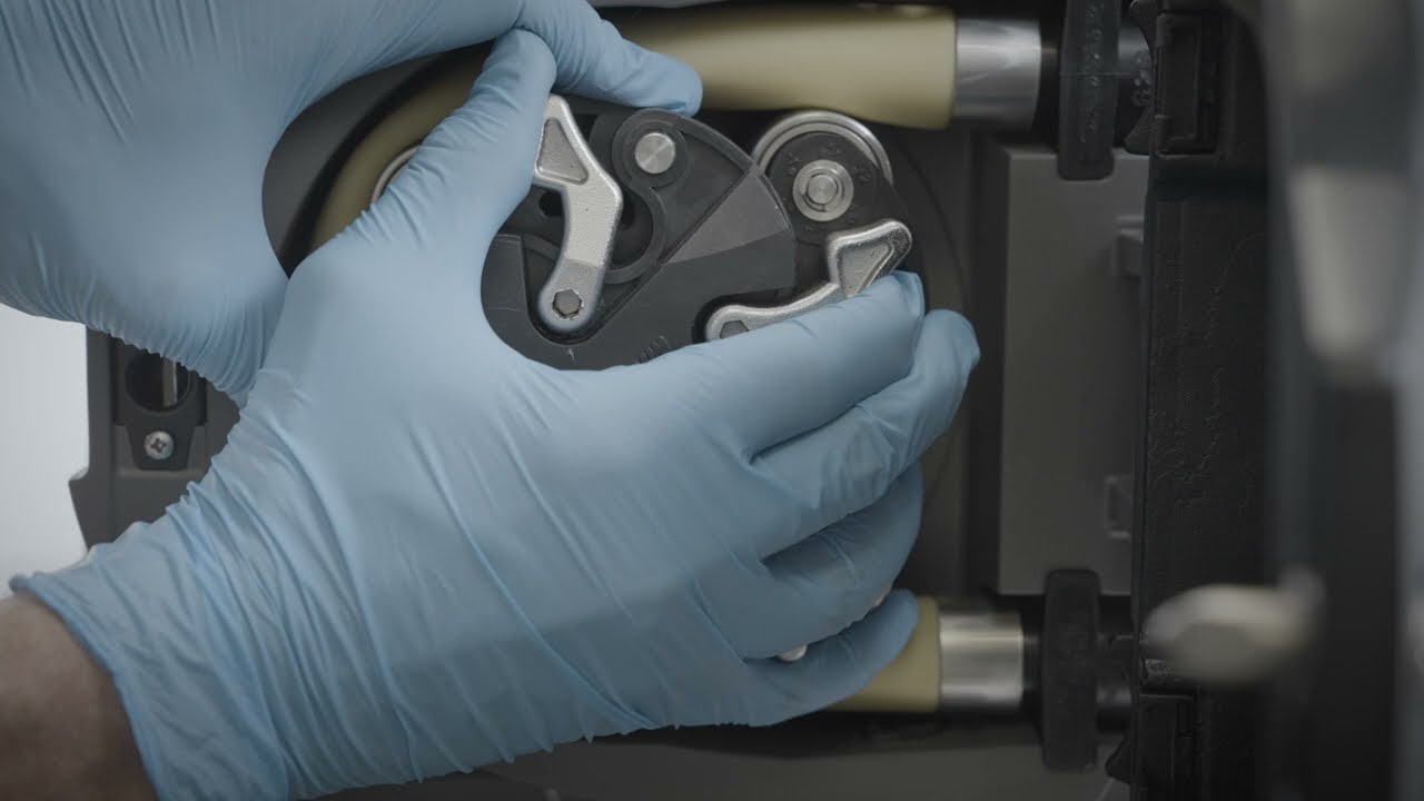 How to: Change or reorientate a 620R pumphead