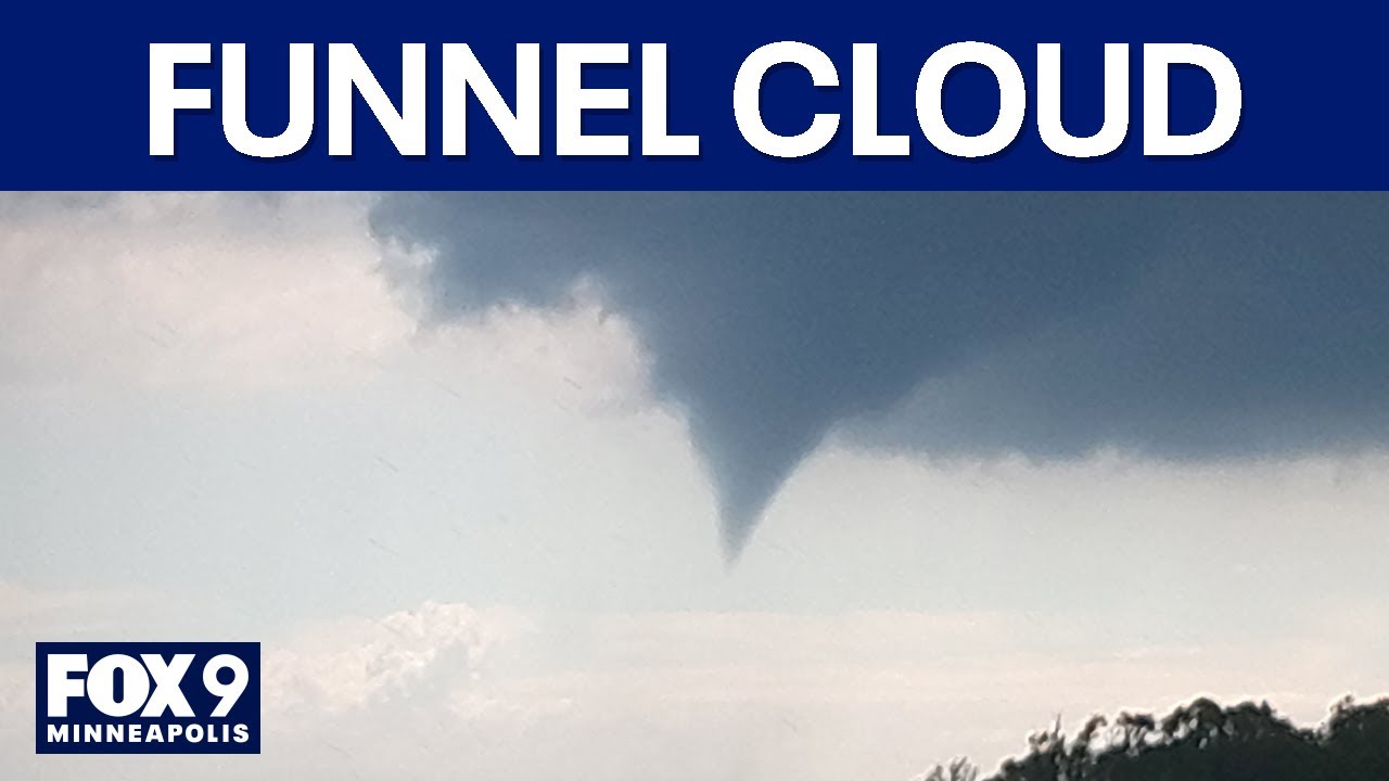 Funnel cloud in Benson, Minnesota, during tornado warning